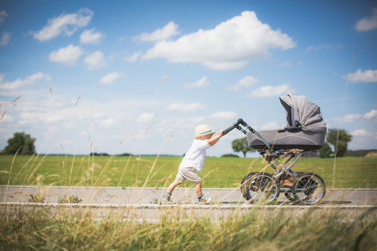 Jak wybrać komfortowy i bezpieczny wózek spacerowy dla dzieci?