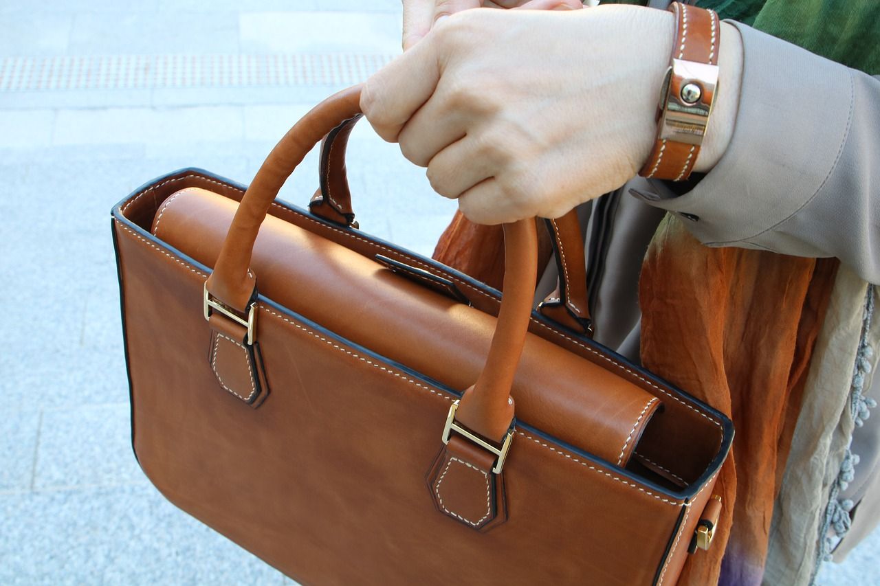 Na co zwrócić uwagę wybierając torebkę na podróż?