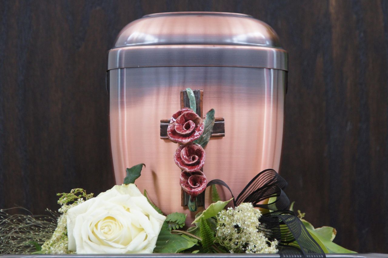 Jak zorganizować bliskiej osobie wyjątkowy pogrzeb?