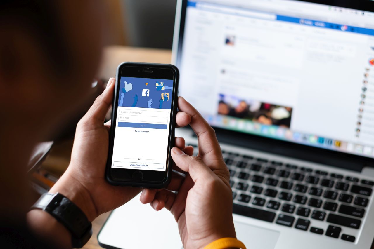 Reklamy na Facebooku (facebook ads): jak zacząć i jakie korzyści mogą przynieść?